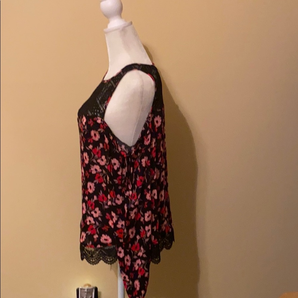 ⭐️Host Pick⭐️Express cold shoulder blouse - Picture 7 of 11